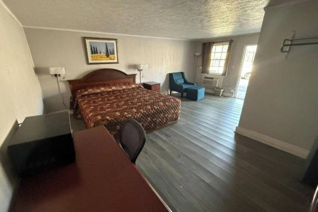 Economy Inn Pleasantville,Nj 8/16