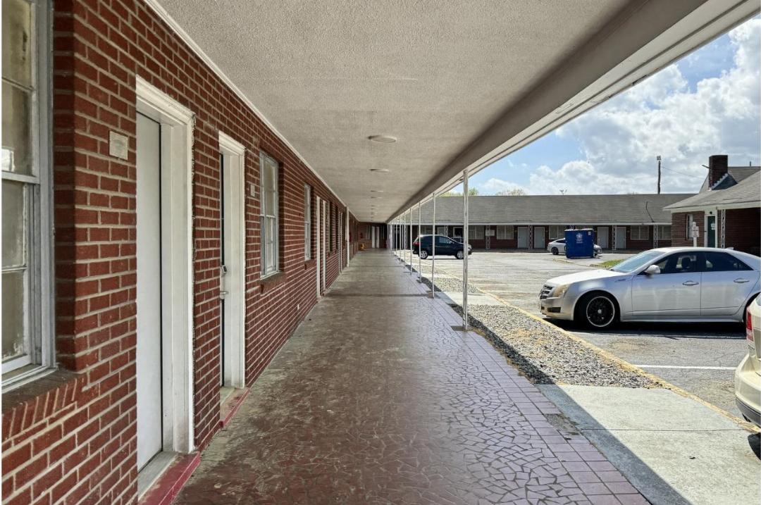 Economy 7 Inn Hampton W Pembroke 6/64