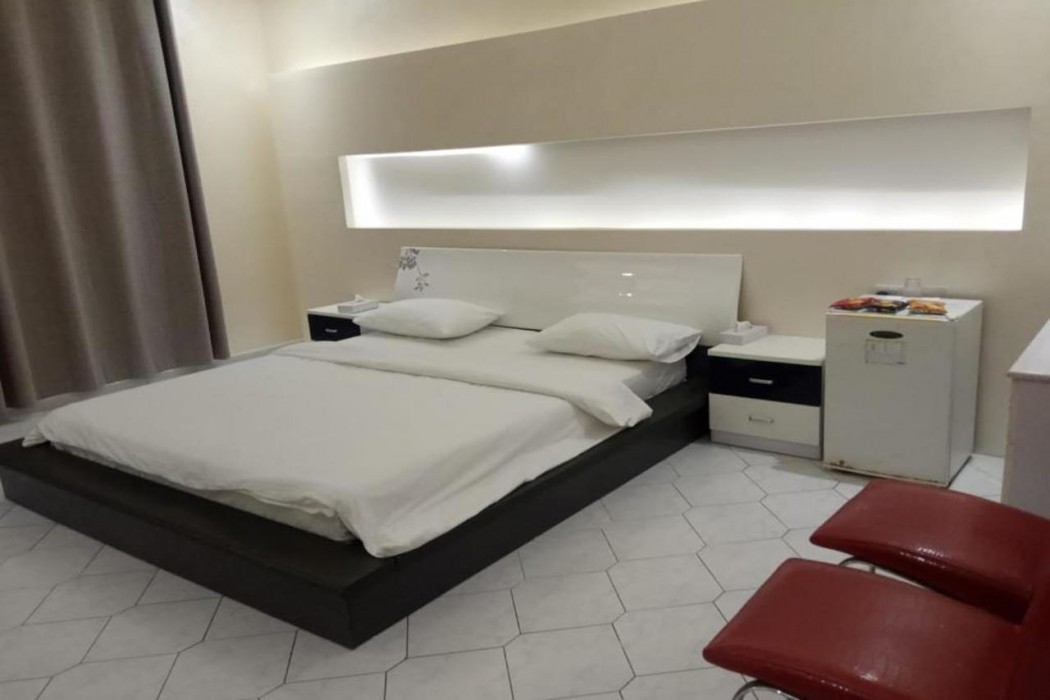Corniche Palace Hotel 7/45