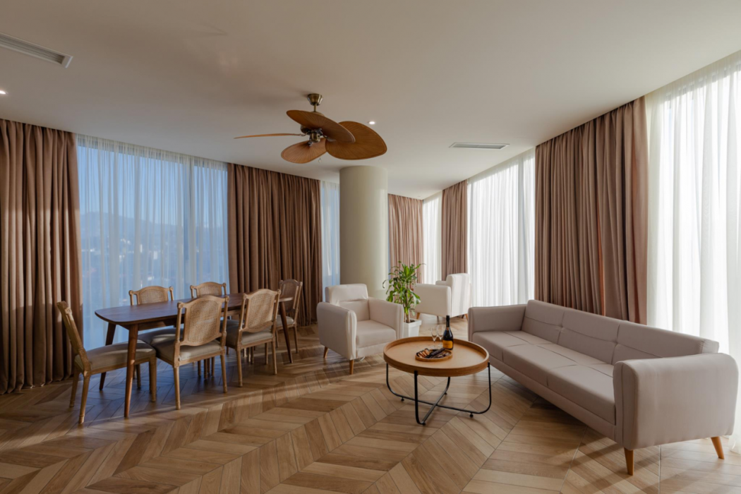 MiraMar Luxury Residences 27/86