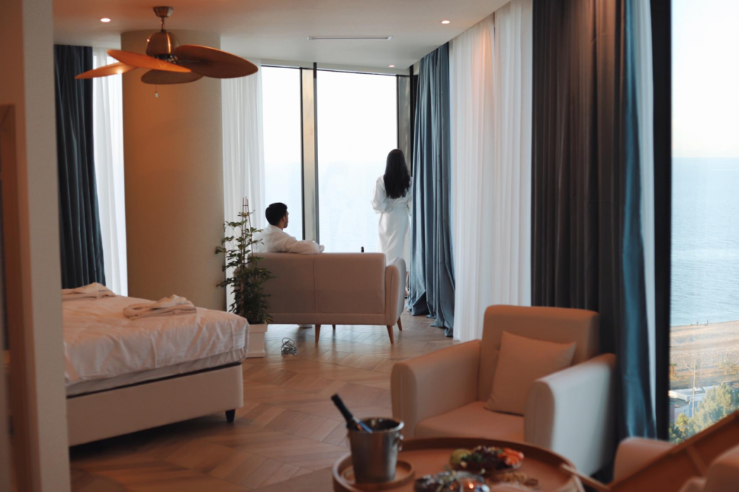 MiraMar Luxury Residences 11/86