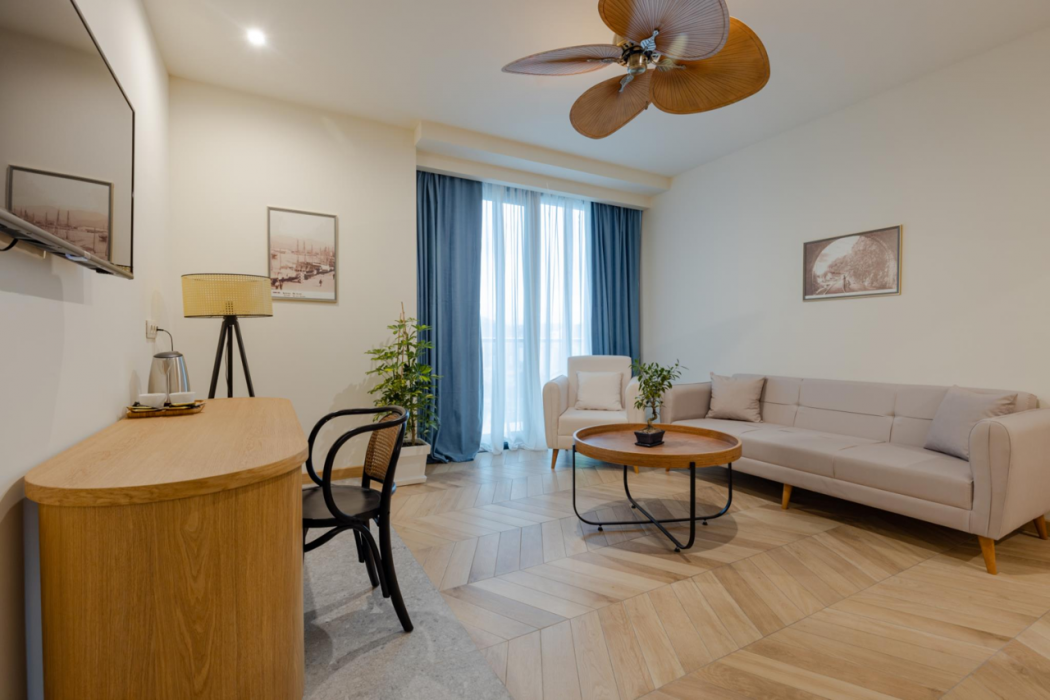 MiraMar Luxury Residences 23/86