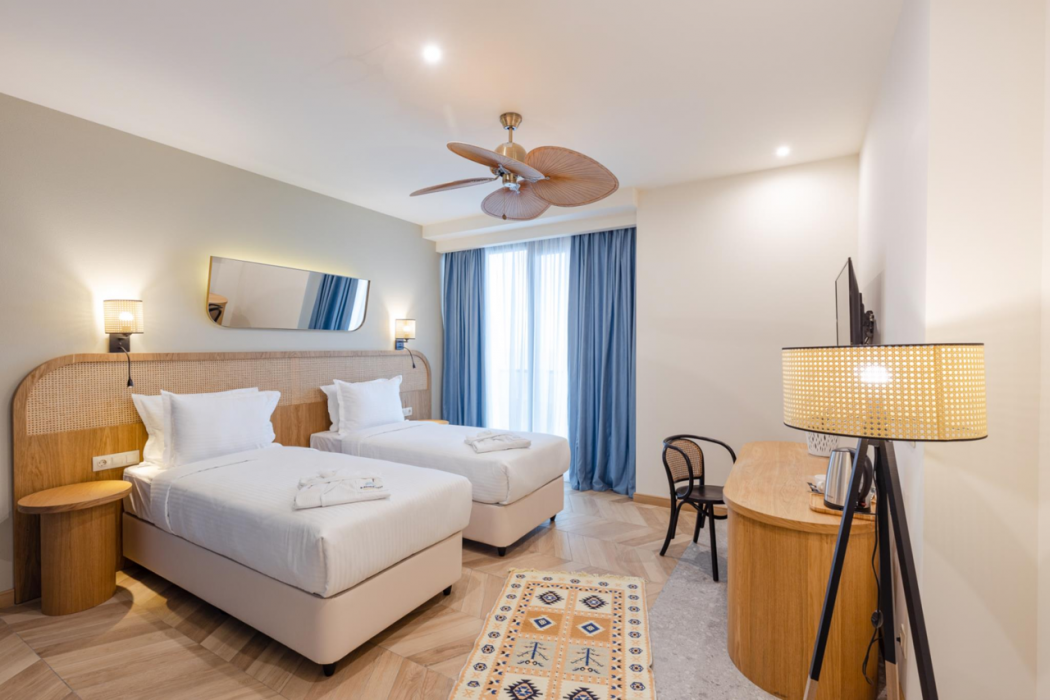 MiraMar Luxury Residences 37/86