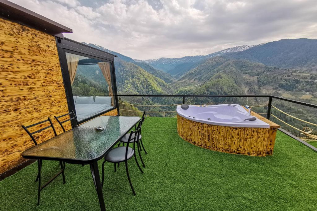 Eco House Merisi Hotel and Restaurant 33/41