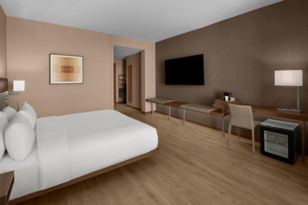AC Hotel By Marriott Scottsdale Old Town 8/13