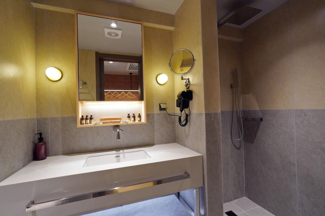 Ionian Crown Suites in Barbati 13/14