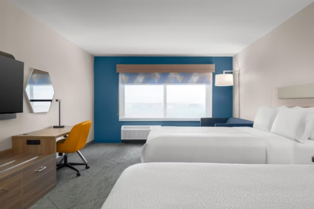 Holiday Inn Express & Suites DFW Airport Southwest Euless 20/62