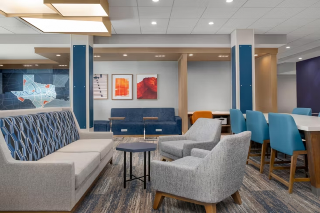 Holiday Inn Express & Suites DFW Airport Southwest Euless 8/62