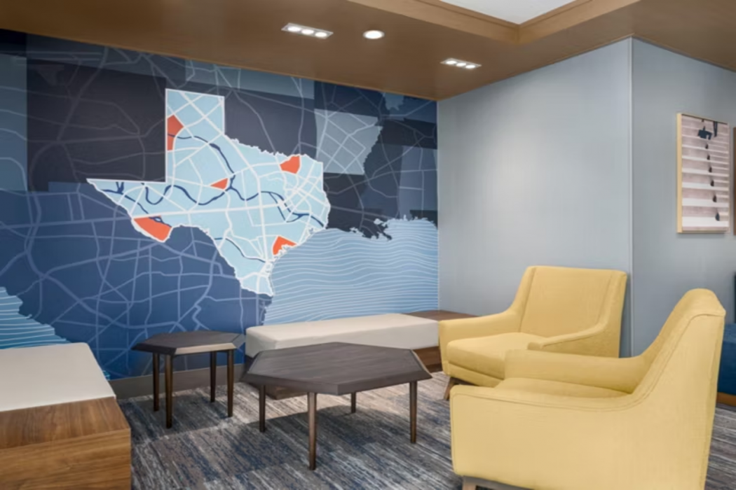 Holiday Inn Express & Suites DFW Airport Southwest Euless 25/62