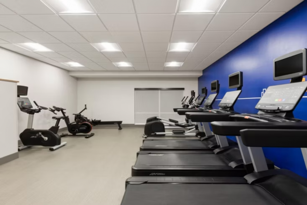 Holiday Inn Express And Suites Anchorage Midtown by IHG 26/60