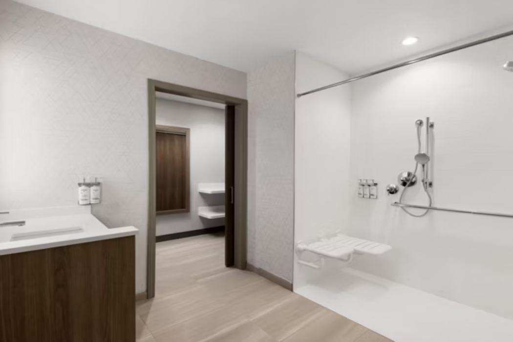 Holiday Inn Express And Suites Anchorage Midtown by IHG 17/60