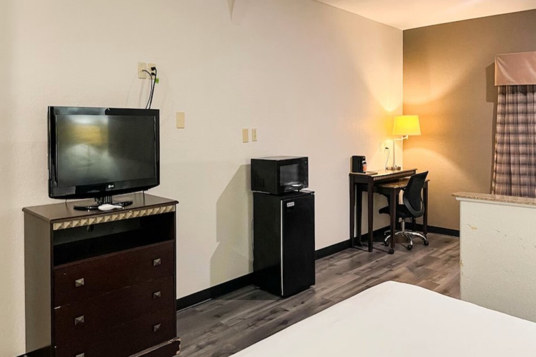 Studio6 Suites Houston TX Spring photo3