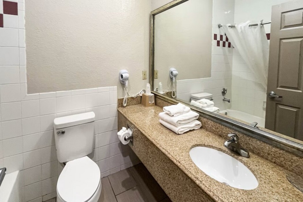 Studio6 Suites Houston TX Spring photo2
