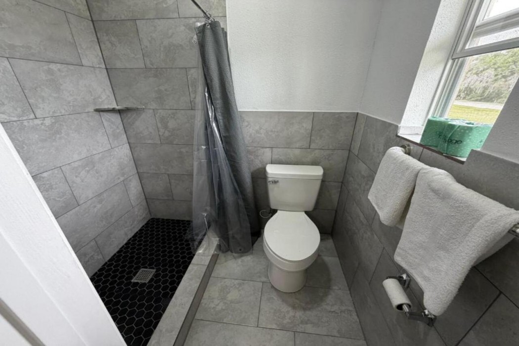 Friendship Inn Near Golf Course Ocala FL 13/14