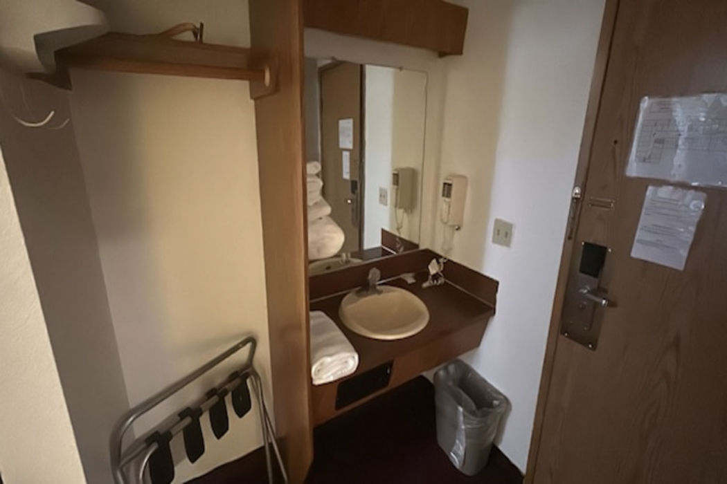 Tacoma Port Inn Fife I-5 11/17