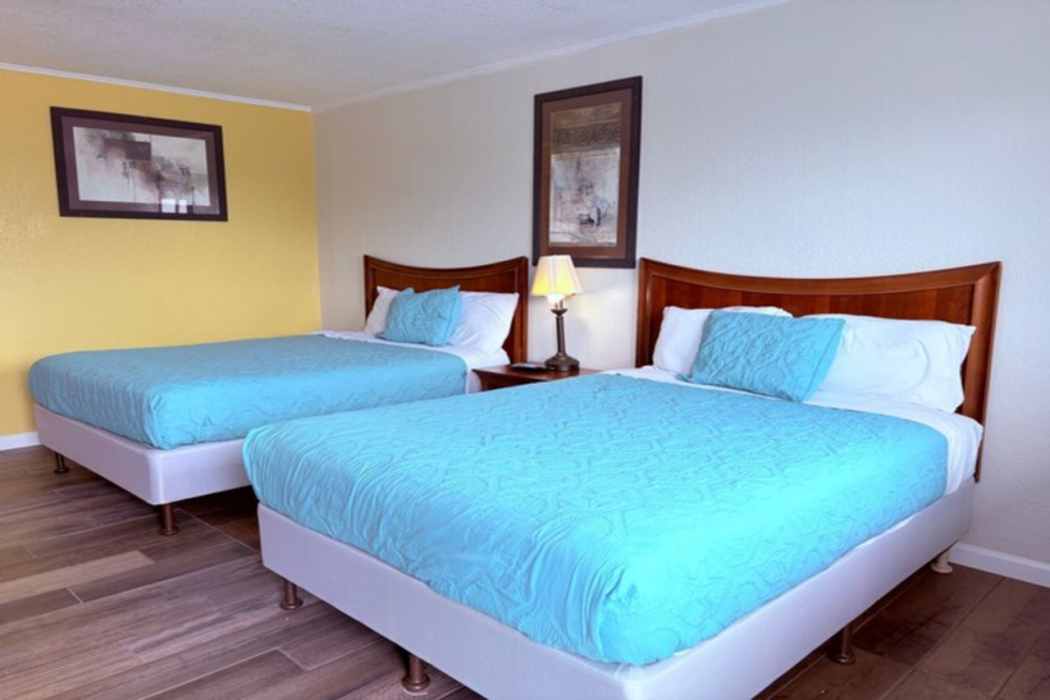 Champions Inn Del Rio Near Lake 8/40