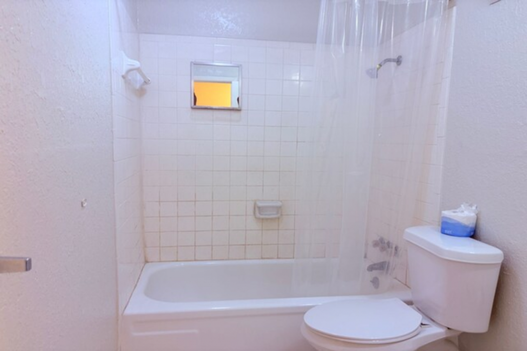 Champions Inn Del Rio Near Lake 36/40