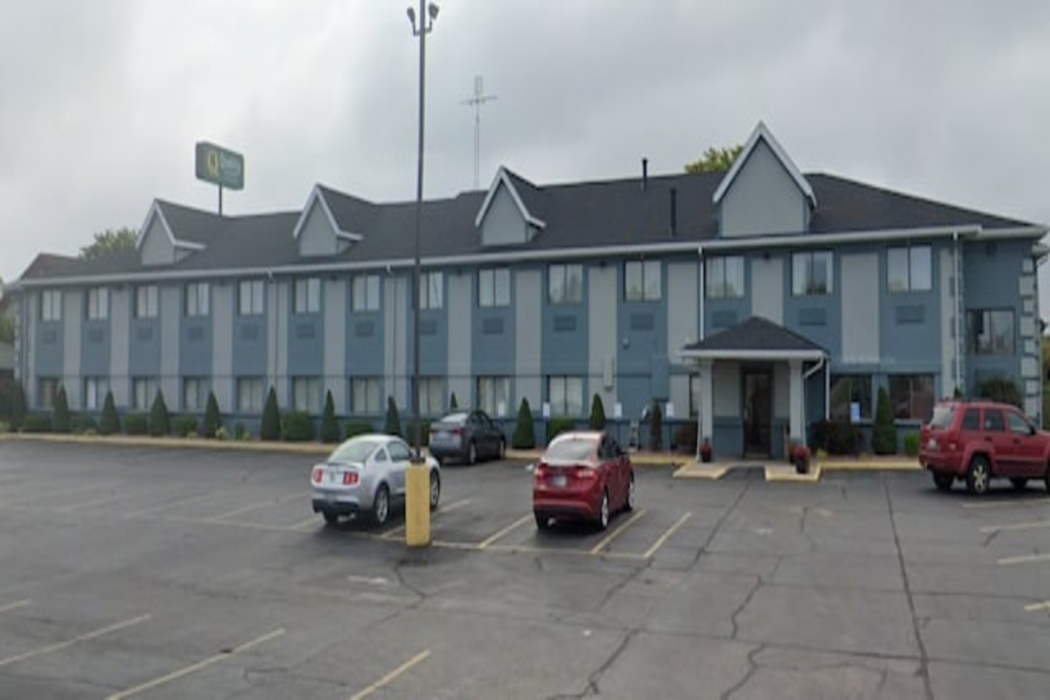 Saint Joseph Inn & Suites Benton Harbor near I-94 in BENTON HARBOR - MI