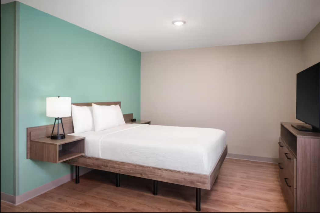 ECHO Suites Exteded Stay by Wyndham Savannah Pooler 13/20
