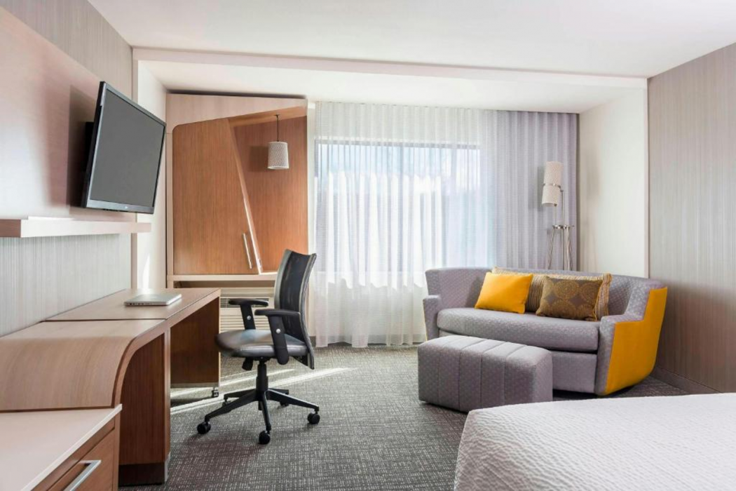 Courtyard By Marriott Fresno Downtown 3/10