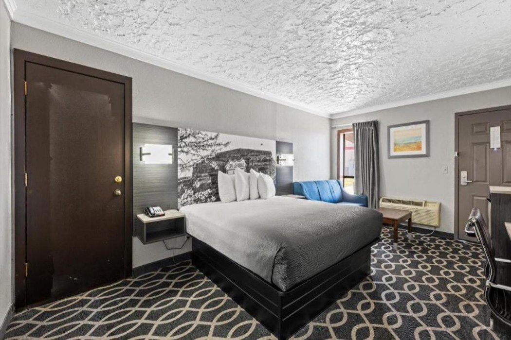 Super 8 by Wyndham Norman West 7/16