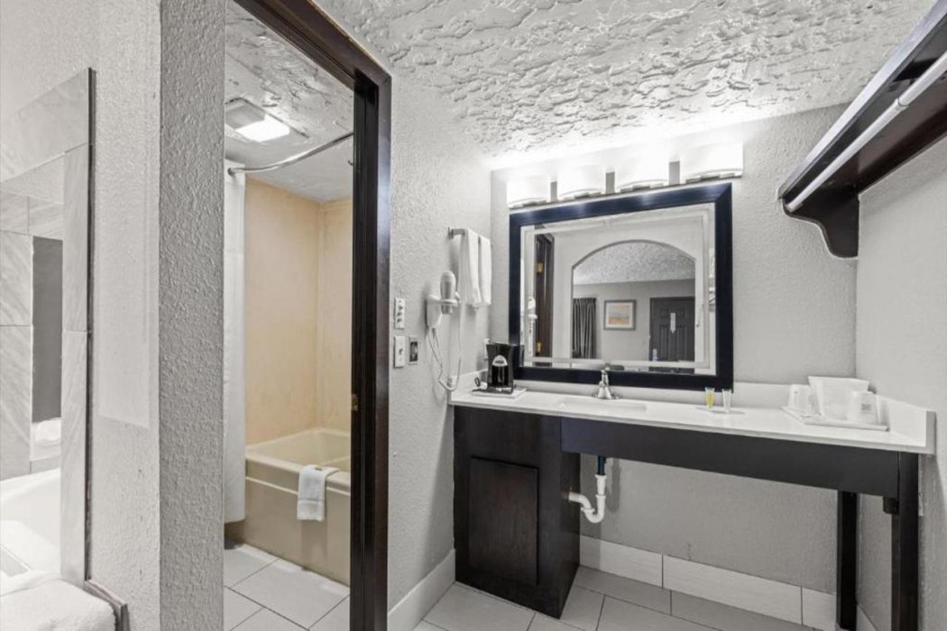 Super 8 by Wyndham Norman West 11/16