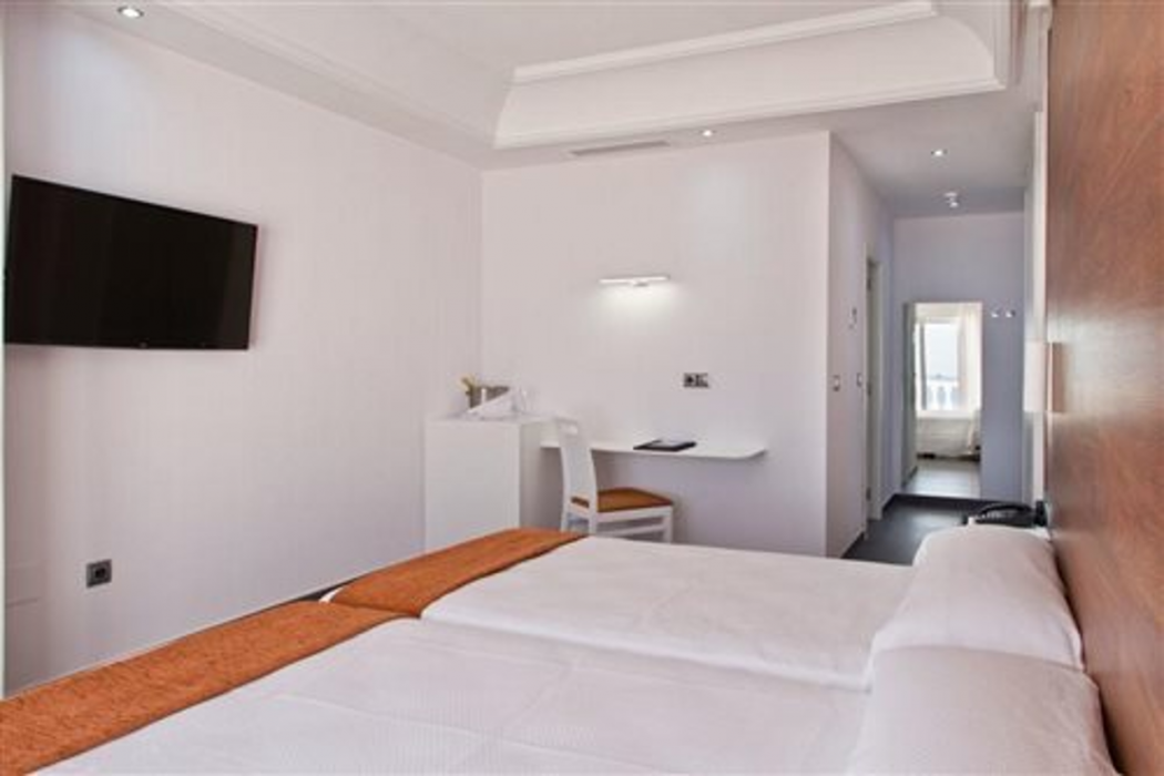 Delfines Hotel & Suites 14/39