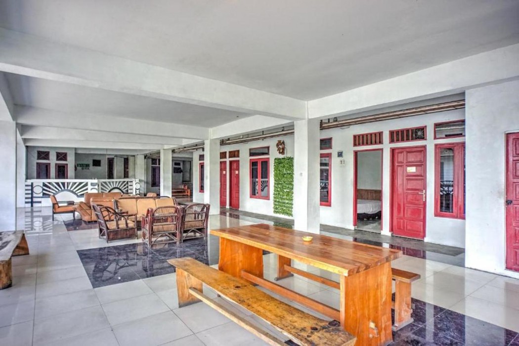 Lobby at Collection O near Museum Pusaka Karo formerly 3 Berastagi, BERASTAGI