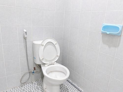 Hotel O near Bunda Thamrin Hospital formerly Airis Hotel 15/18