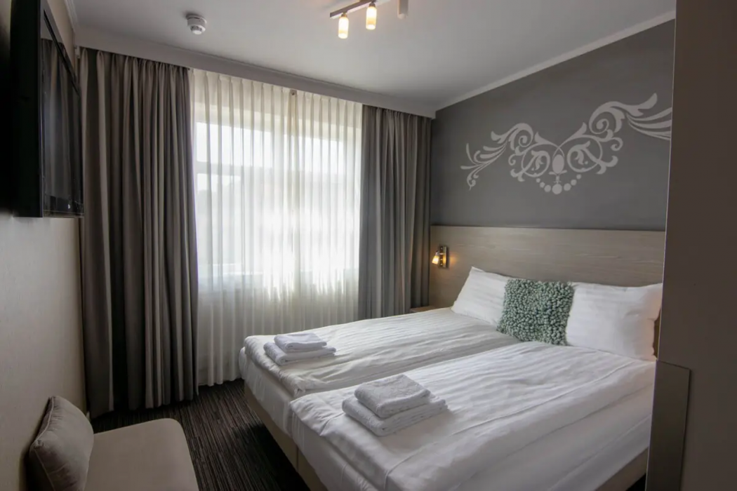 Grand Hotel Monopole 6/15