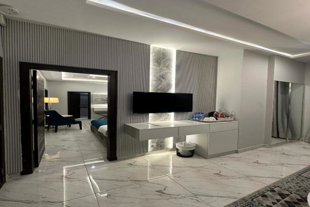 Faletti's Grand MM Alam Road 15/60