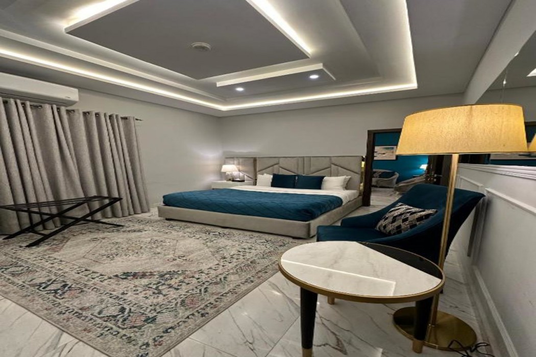 Faletti's Grand MM Alam Road 17/60