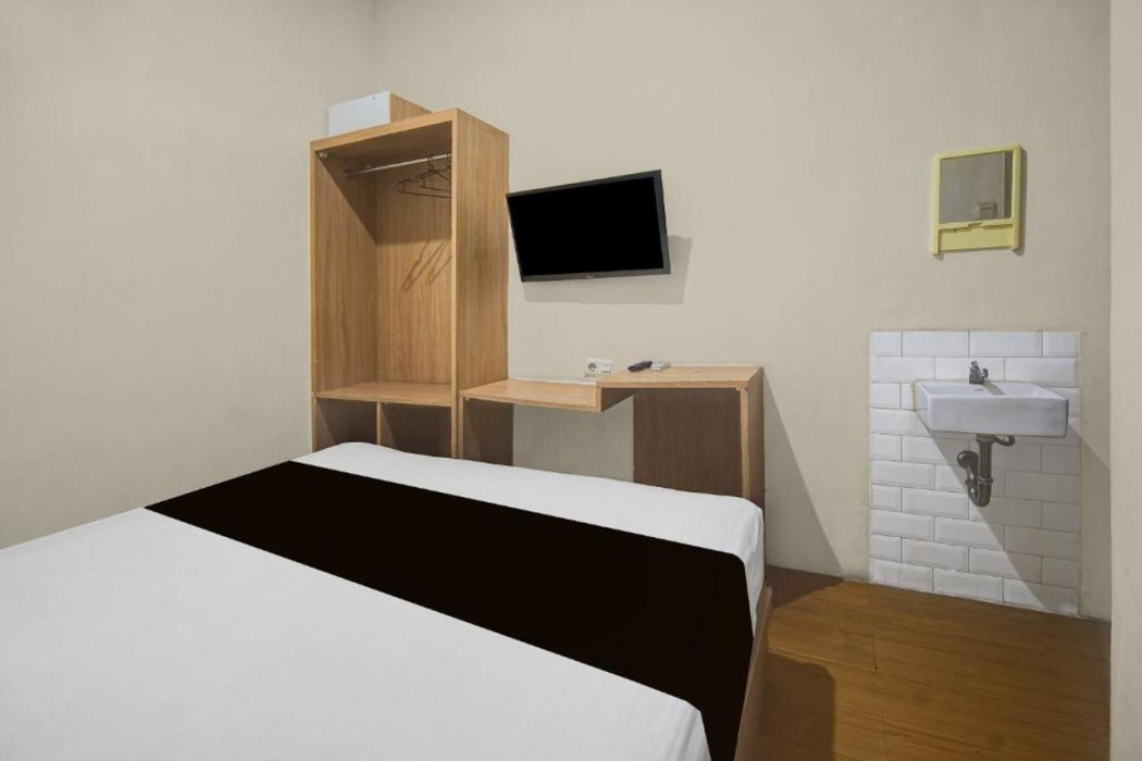 Hotel O near Pantai Losari formerly Point Inn 13/26