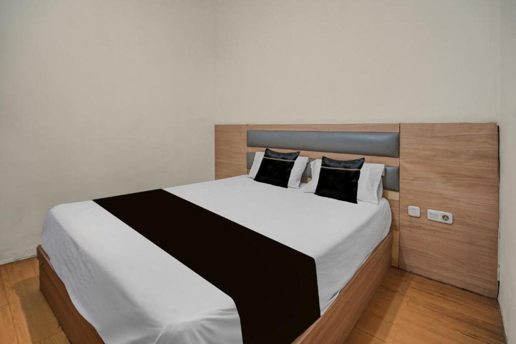Hotel O near Pantai Losari formerly Point Inn 10/26