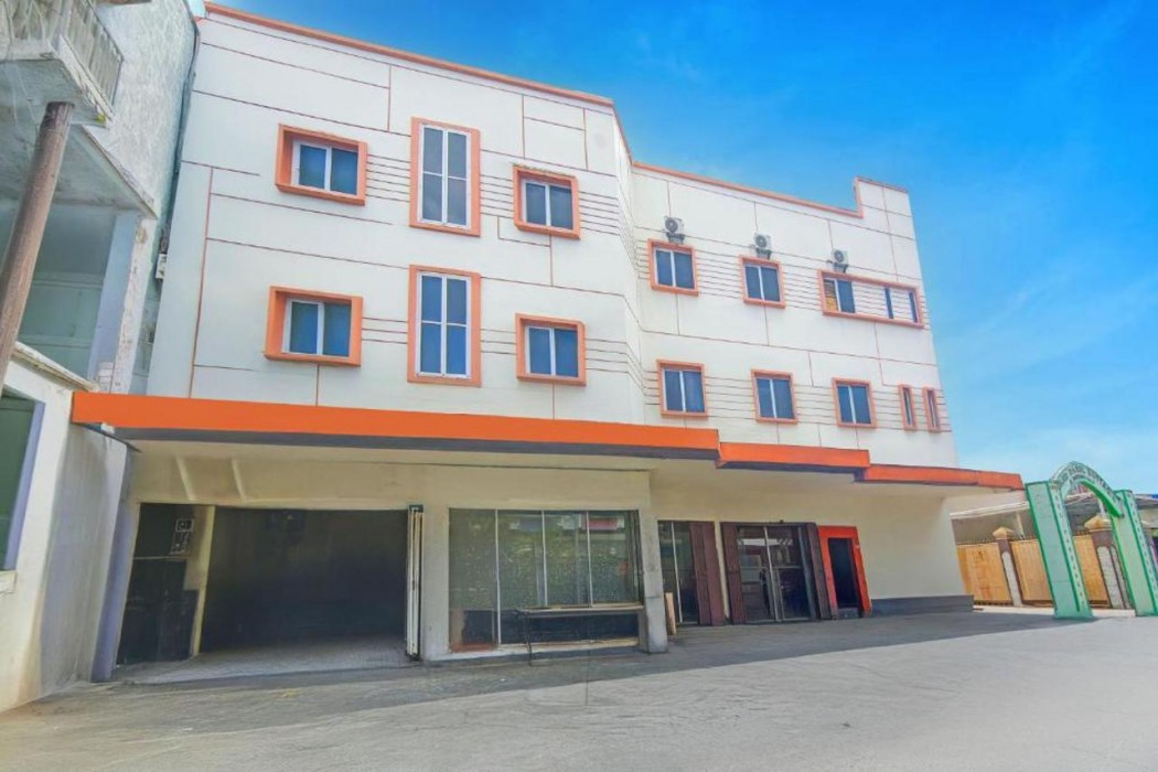 Hotel O near Mall Panakkukang formerly Aza Guesthouse in MAKASSAR