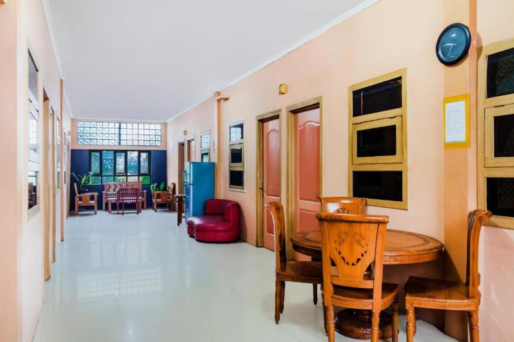 Lobby at Hotel O near Universitas Pelita Harapan formerly Pelangi Guest House, Curug
