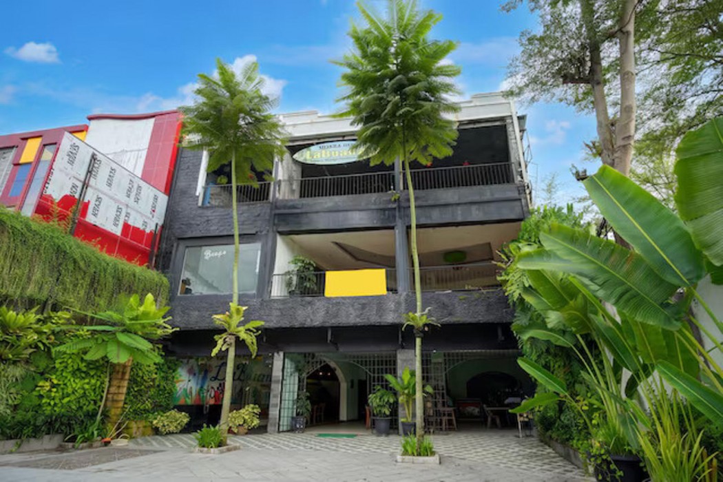 Hotel O near Primaya Hospital formerly La Buana Guest House in MAKASSAR