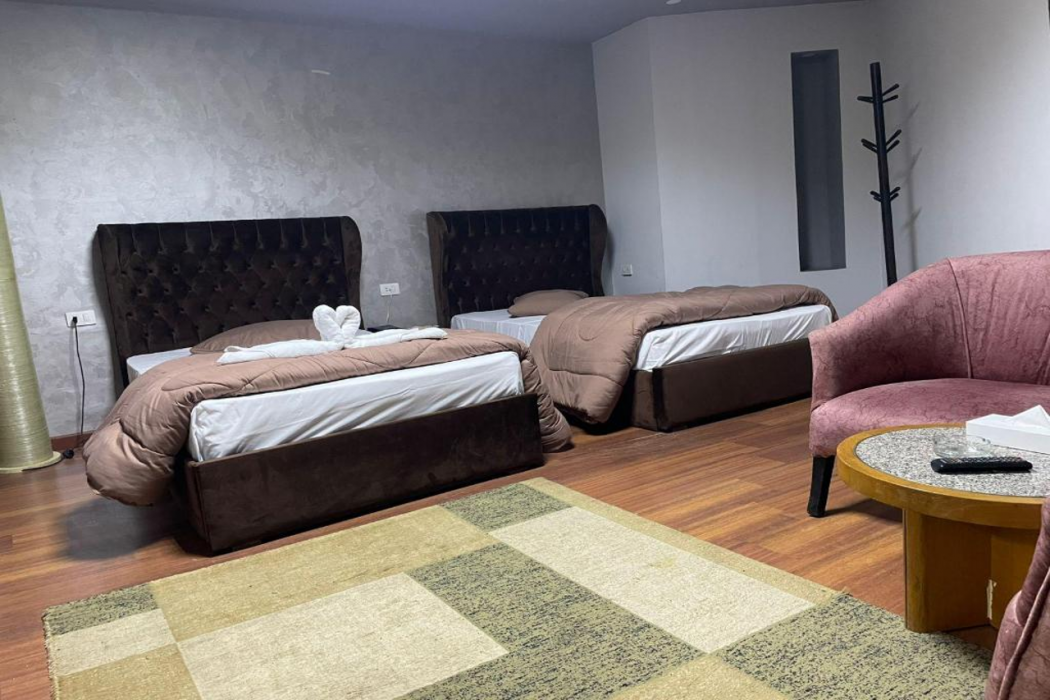 Al-Manar Hotel 10/25