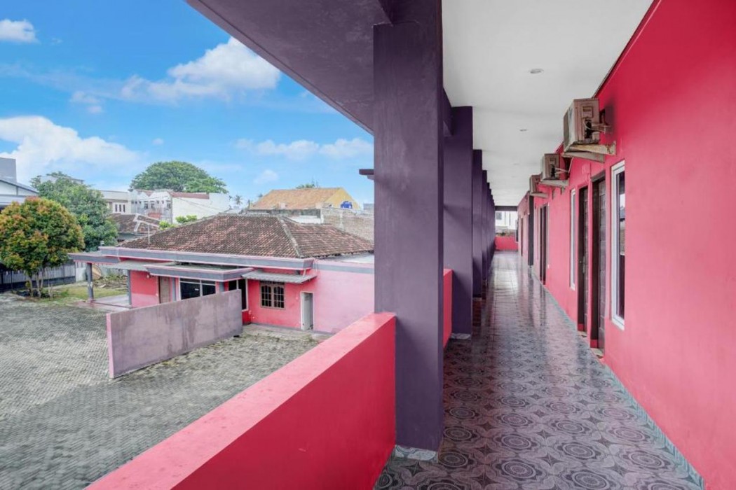 Hotel O near Urip Sumoharjo Hospital formerly Yasmine Guesthouse Syariah 17/21