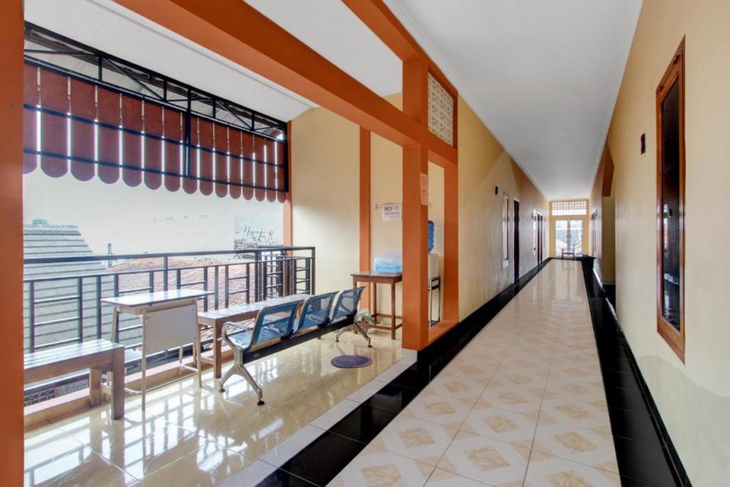 Hotel O near Ahmad Dahlan University formerly Endrayanti Inn 12/17