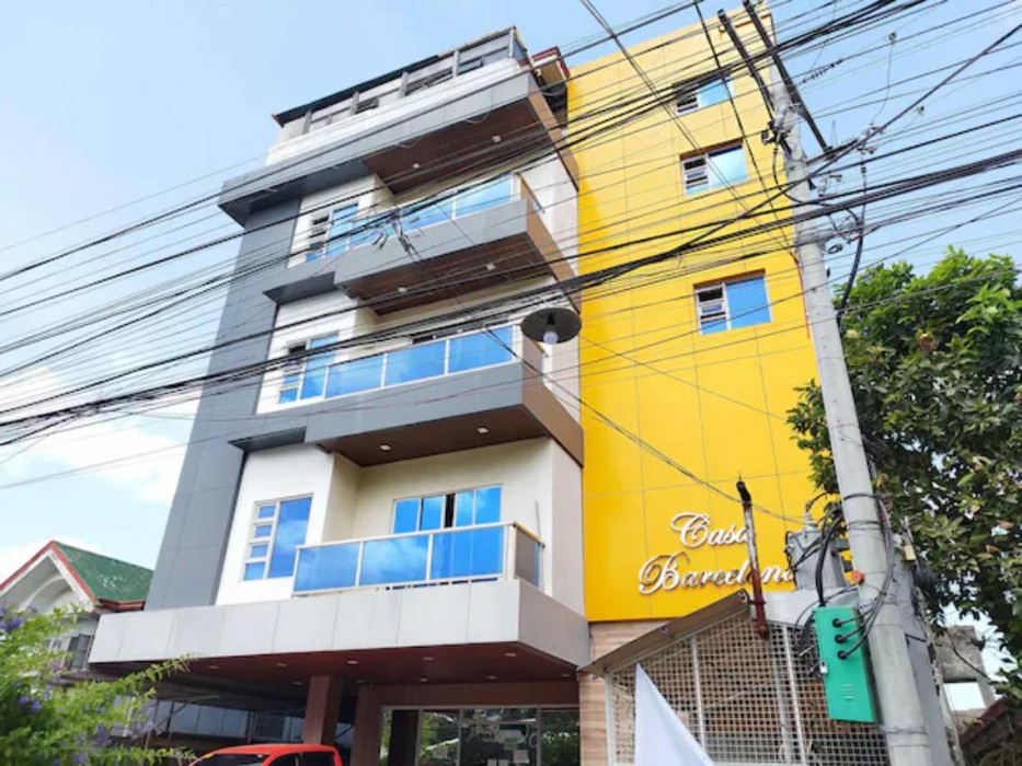 Townhouse Oak Casa Barcelona in ILOILO