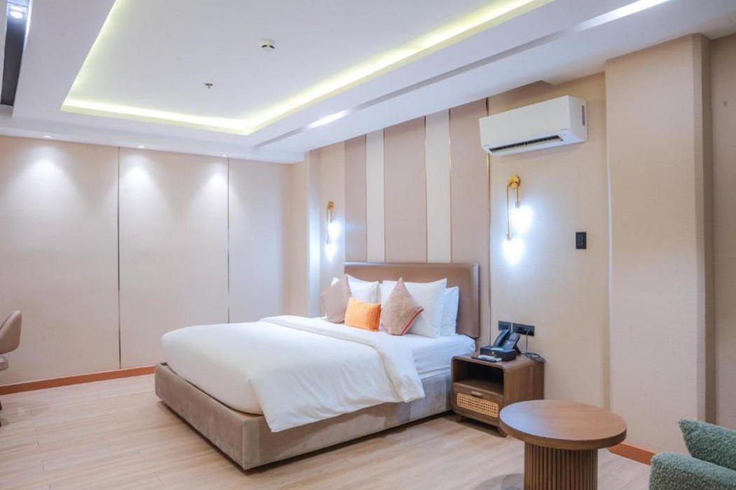 Sunday Belajandro Hotel 11/44