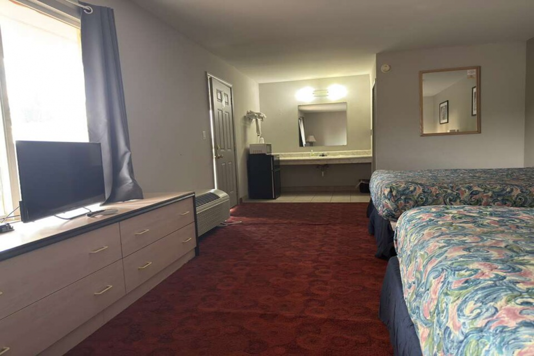 Room at Midtown Motel Burlington Near Hwy 34, BURLINGTON - IA