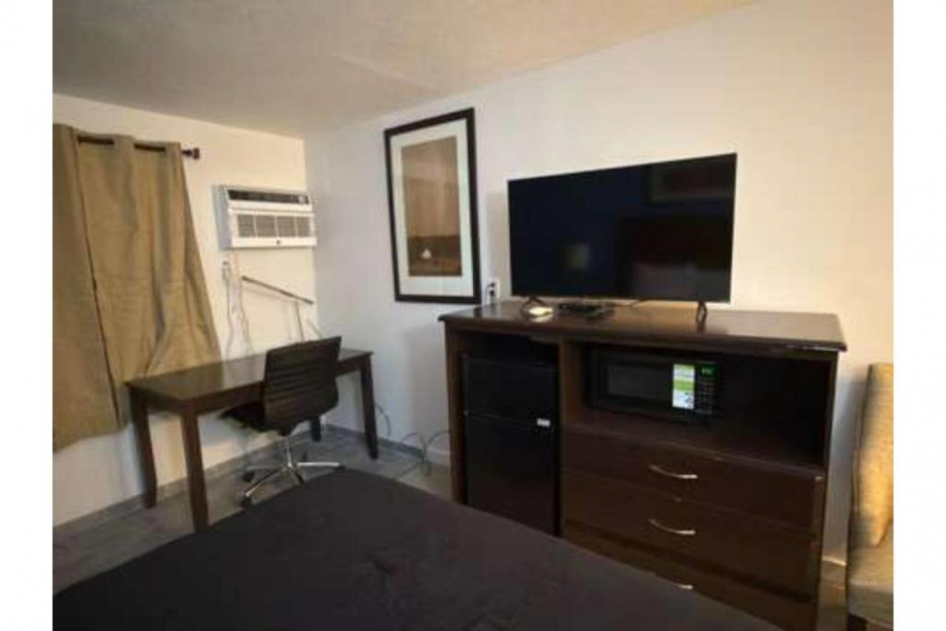 Midtown Motel Burlington Near Hwy 34 10/14