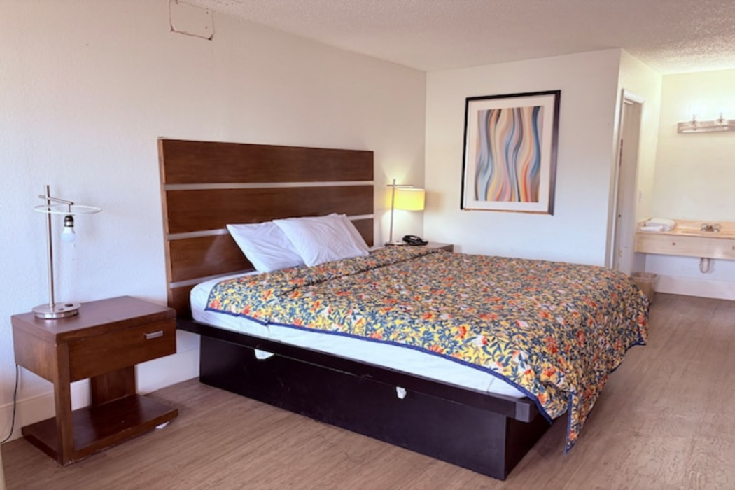 Best Classic Inn & Suites Houston I 45 near IAH 7/16