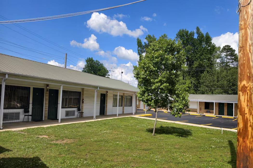 Liberty Inn Scottsboro Near Lake Guntersville in SCOTTSBORO - AL
