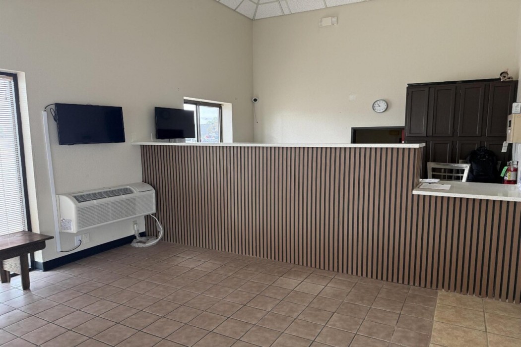 SureStay by Best Western Wichita Airport 2/16