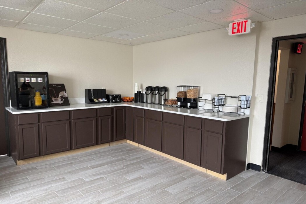 SureStay by Best Western Wichita Airport 9/16