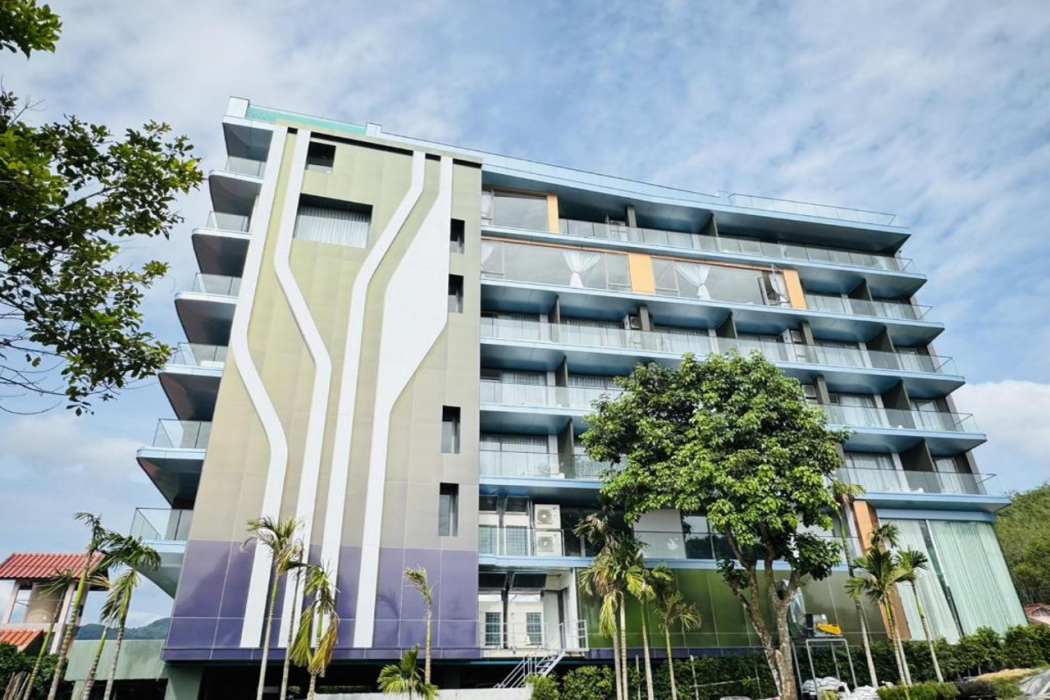 The Blue Mavi Hotel in CHALONG