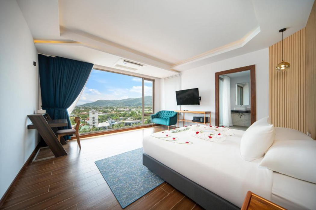 Room at The Blue Hotel Phuket, CHALONG